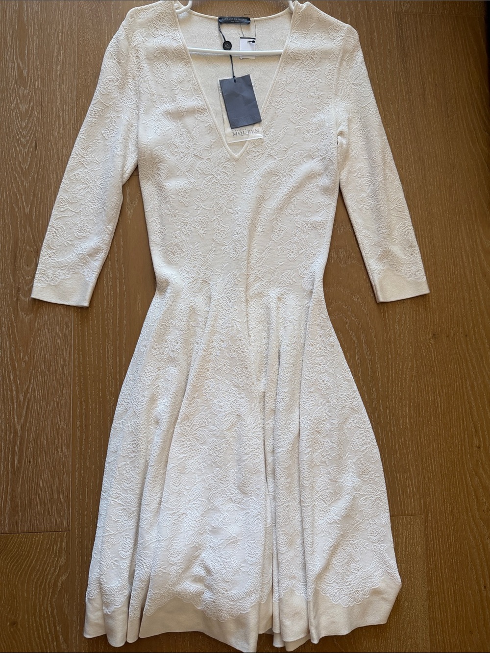 Alexander MQEENIvory Textured V-Neck Fit & Flare Dress